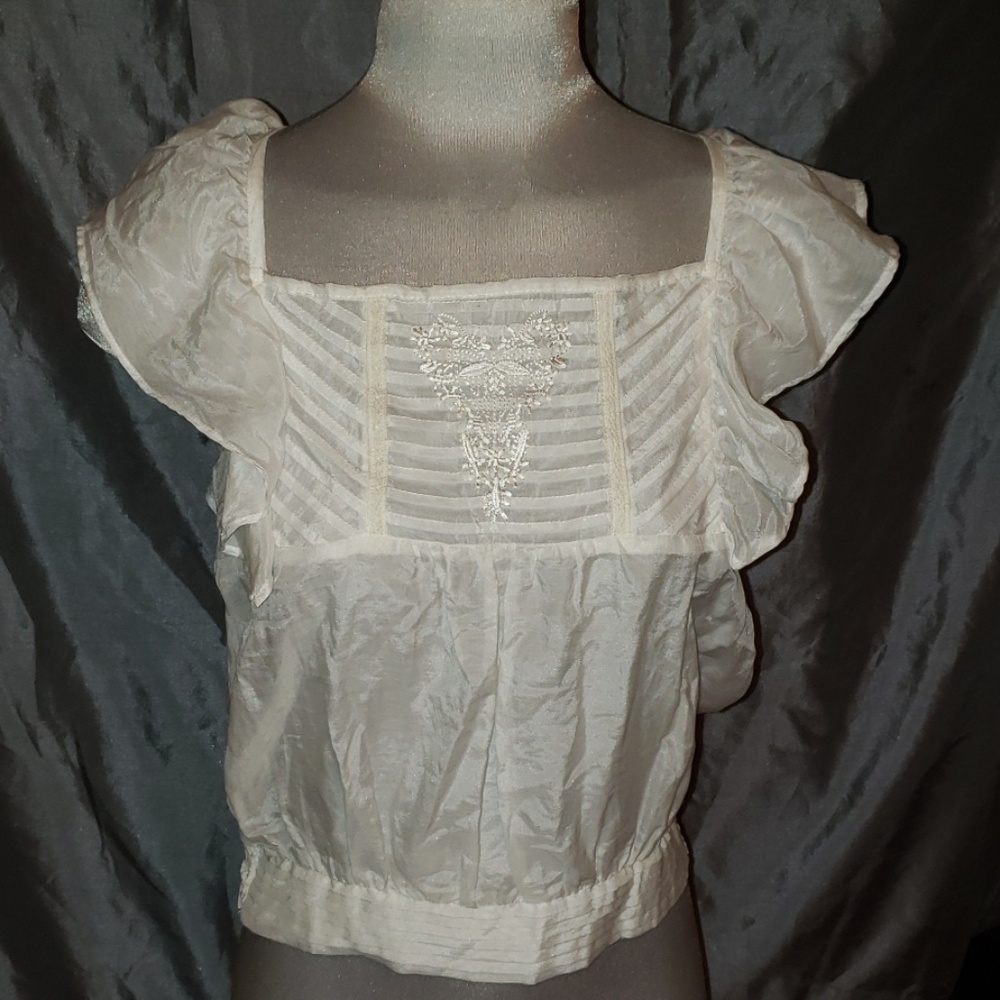 Do&be delicate white ruffle sleeve top